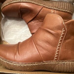 Clarks Caroline Rae Dark Tan Leather